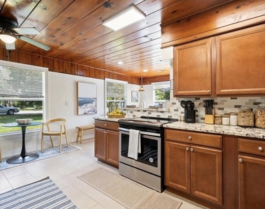 727 S Lake Drive - Photo Thumbnail 15