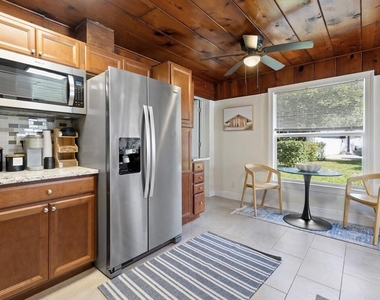 727 S Lake Drive - Photo Thumbnail 13