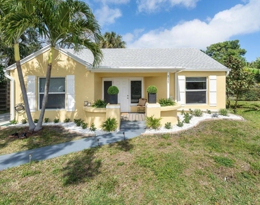 727 S Lake Drive - Photo Thumbnail 1