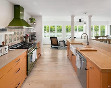 24 Cove Road - Photo Thumbnail 8