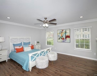 2200 Dolphin Lane - Photo Thumbnail 5