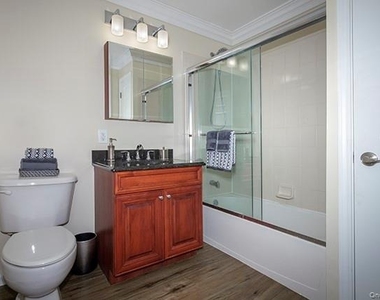 2200 Dolphin Lane - Photo Thumbnail 7