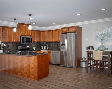 2200 Dolphin Lane - Photo Thumbnail 2