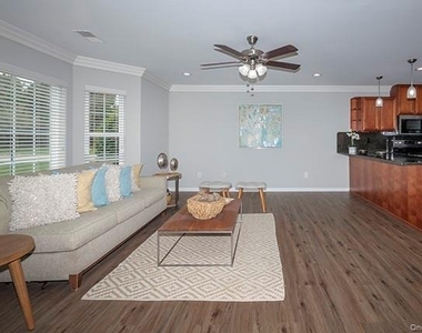 2200 Dolphin Lane - Photo Thumbnail 4