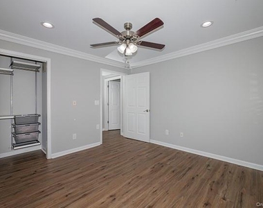 2200 Dolphin Lane - Photo Thumbnail 10