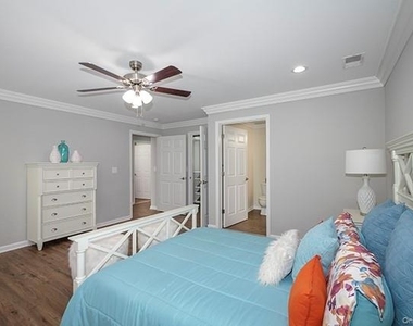2200 Dolphin Lane - Photo Thumbnail 6