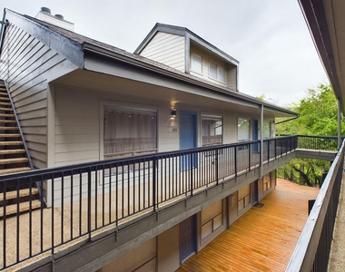 908 Poplar St - Photo Thumbnail 12