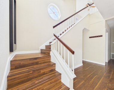 2529 Rio Grande St - Photo Thumbnail 11