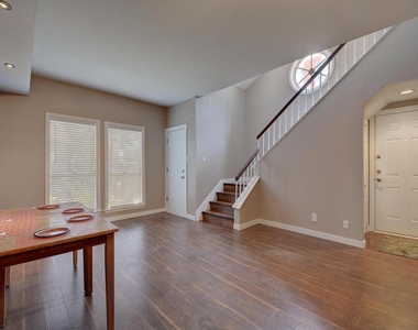 2529 Rio Grande St - Photo Thumbnail 7