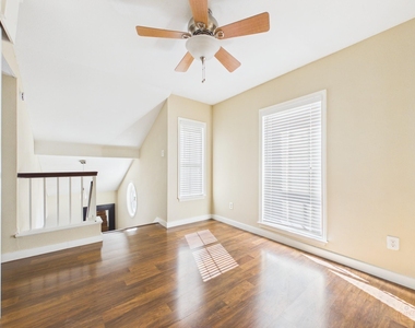 2529 Rio Grande St - Photo Thumbnail 14