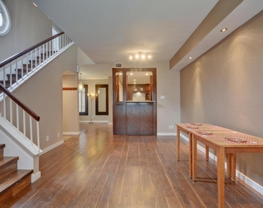 2529 Rio Grande St - Photo Thumbnail 6