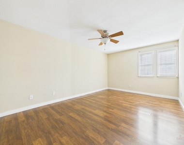 2529 Rio Grande St - Photo Thumbnail 15