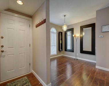 2529 Rio Grande St - Photo Thumbnail 3