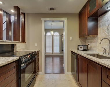 2529 Rio Grande St - Photo Thumbnail 16