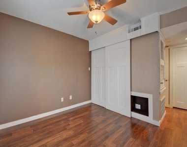 2529 Rio Grande St - Photo Thumbnail 21