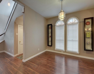 2529 Rio Grande St - Photo Thumbnail 10