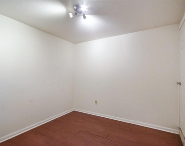 2529 Rio Grande St - Photo Thumbnail 5