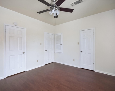 2529 Rio Grande St - Photo Thumbnail 20