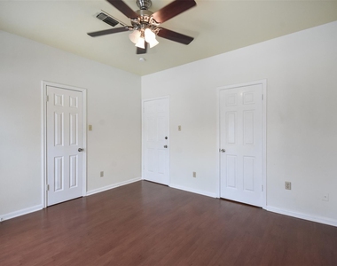2529 Rio Grande St - Photo Thumbnail 15