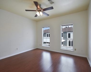 2529 Rio Grande St - Photo Thumbnail 13