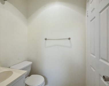 2529 Rio Grande St - Photo Thumbnail 11