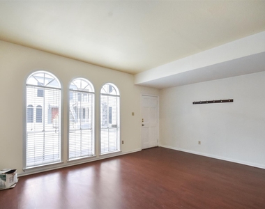 2529 Rio Grande St - Photo Thumbnail 2