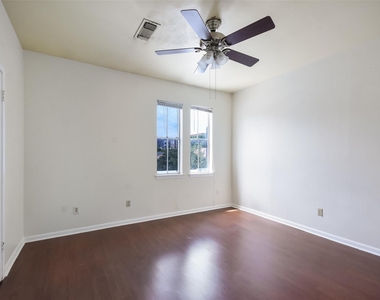 2529 Rio Grande St - Photo Thumbnail 19