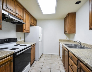2529 Rio Grande St - Photo Thumbnail 7