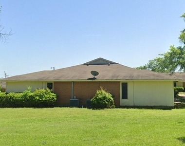 920 E Sumpter - Photo Thumbnail 2