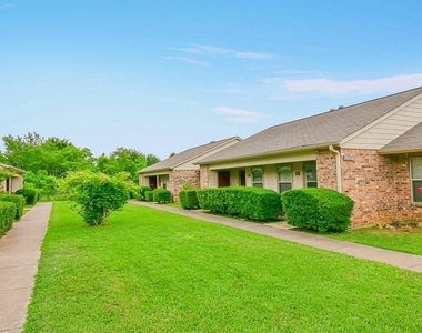 1220 Heritage Dr - Photo Thumbnail 1