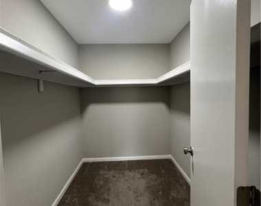 639 Se 13th Avenue - Photo Thumbnail 9