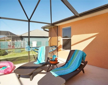 1916 Nw 13th Place - Photo Thumbnail 12