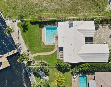 252 Bayshore Drive - Photo Thumbnail 24