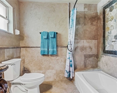 252 Bayshore Drive - Photo Thumbnail 15