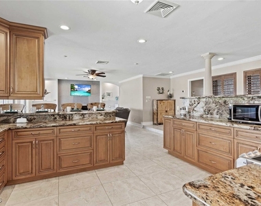 252 Bayshore Drive - Photo Thumbnail 28