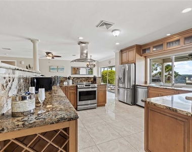 252 Bayshore Drive - Photo Thumbnail 29