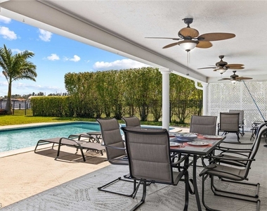 252 Bayshore Drive - Photo Thumbnail 18
