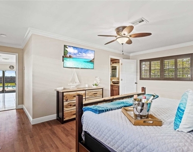 252 Bayshore Drive - Photo Thumbnail 9