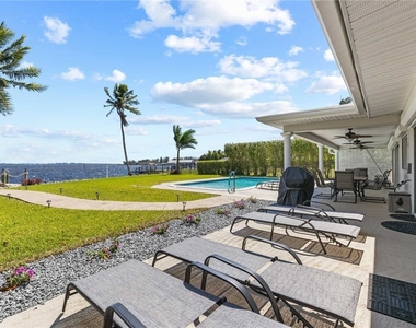 252 Bayshore Drive - Photo Thumbnail 1