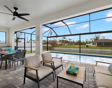 1137 Sw 18th Court - Photo Thumbnail 19