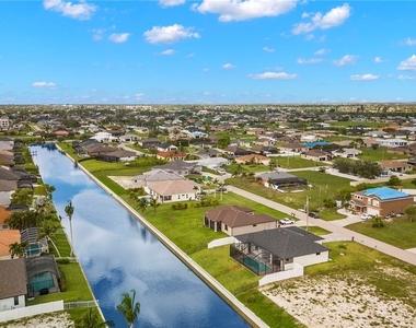 1137 Sw 18th Court - Photo Thumbnail 31