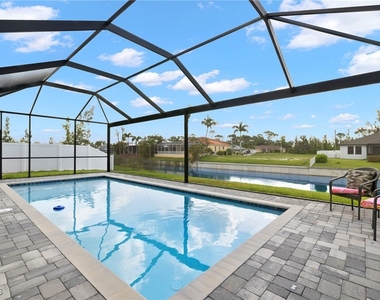 1137 Sw 18th Court - Photo Thumbnail 22