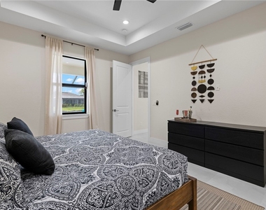 1137 Sw 18th Court - Photo Thumbnail 11