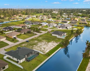 1137 Sw 18th Court - Photo Thumbnail 33