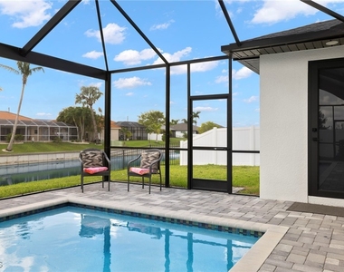 1137 Sw 18th Court - Photo Thumbnail 21