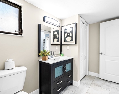 2328 Se 27th Street - Photo Thumbnail 12