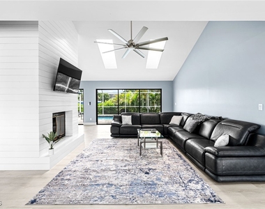 2328 Se 27th Street - Photo Thumbnail 21