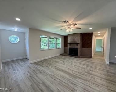 221 18th Avenue Nw - Photo Thumbnail 6