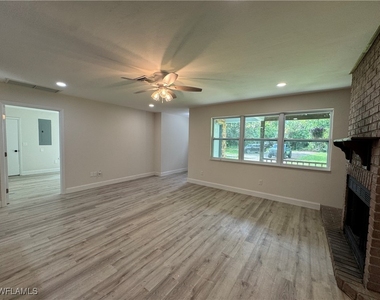 221 18th Avenue Nw - Photo Thumbnail 5