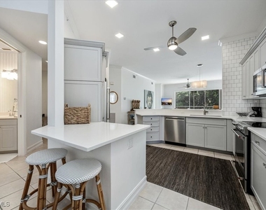 700 Bentwater Circle - Photo Thumbnail 6